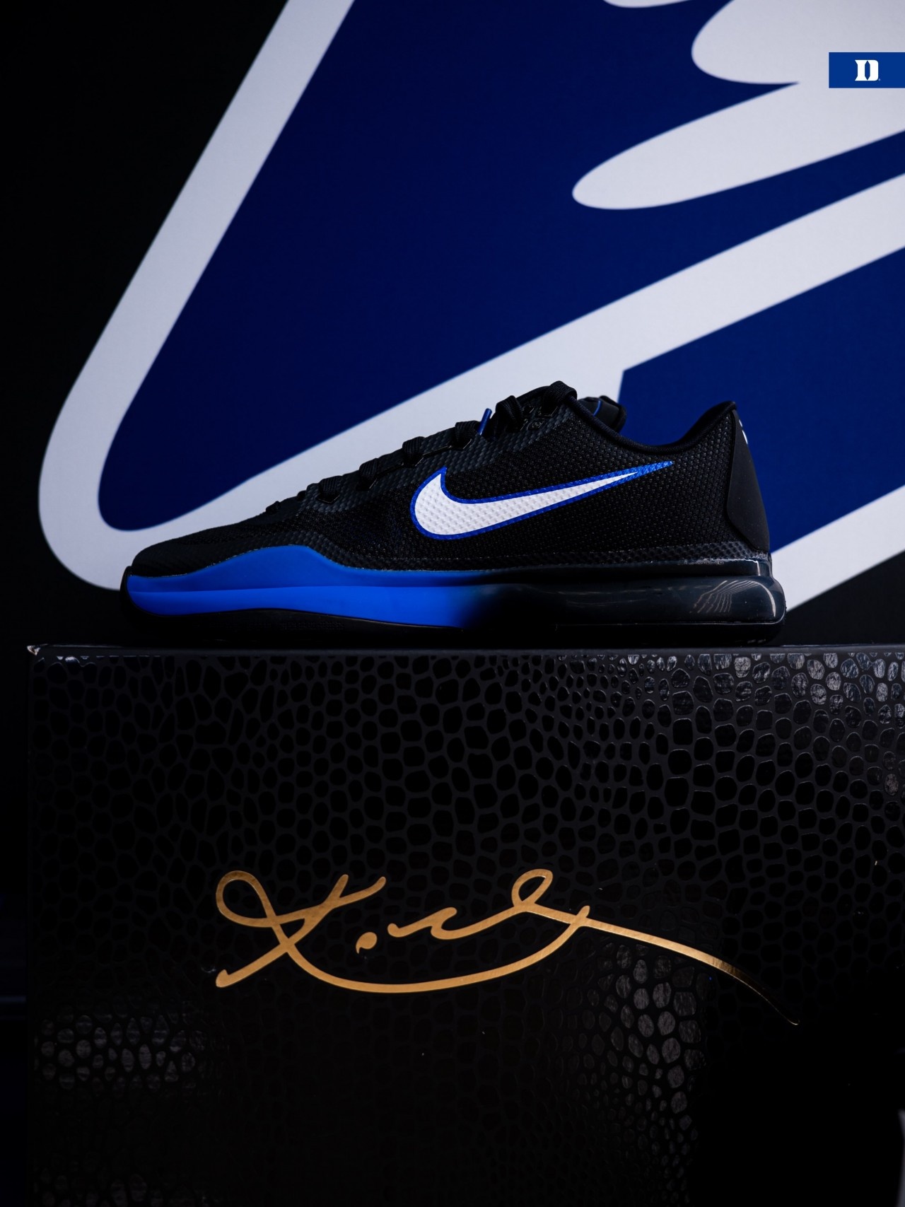 杜克大学女篮晒专属Kobe 10 Protro PE!两款蓝白黑配色亮相 杜克大学女篮晒专属Kobe 10 Protro PE!两款蓝白黑配色亮相
