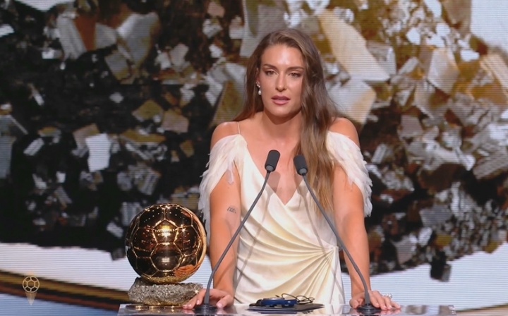 女王归来！BBC谈普特拉斯：从巴塞罗那街头踢球到3届女足金球得主